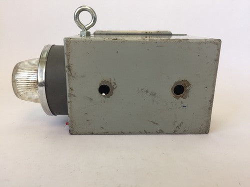 STRATOLITE #105 SAE-R(2)-72 D.O.T. PM-392 ENCLOSURE MISSING SCREW DOWN LATCH5
