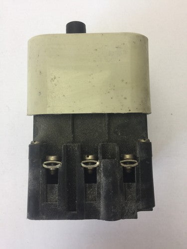 KLOCKNER MOELLER PKZM3-4-U-NA MANUAL MOTOR STARTER 550/600VAC 40HP 2.2-3.8A6