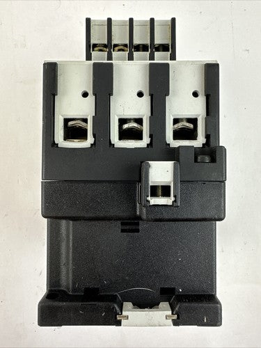 MOELLER DIL 2M CONTACTOR 600VAC 90A COIL 240V 60HZ 22 DIL AUXILIARY CONTACT3