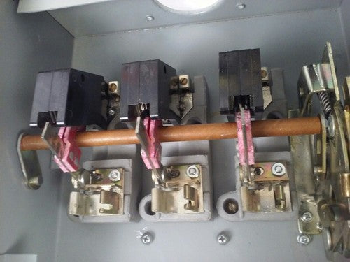 FPE RH1336R FUSIBLE SAFETY SWITCH 3P, 30A, 600VAC,3 WIRE,3 BLADES,20HP RAINPROOF8