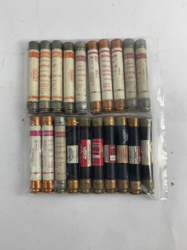 Lot of 10 Assorted 1 6/10A 600V Fuses0