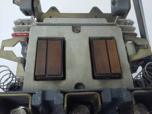 WESTINGHOUSE GCA4530 AC CONTACTOR, 600V MAX, FLA 260A-LRA 1500A, 120V COIL, USED3