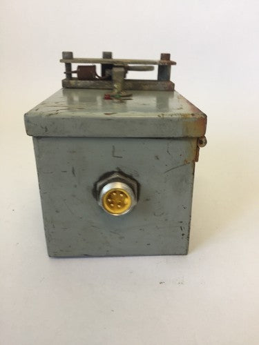 STRATOLITE #105 SAE-R(2)-72 D.O.T. PM-392 ENCLOSURE MISSING/BROKE LED BULB4