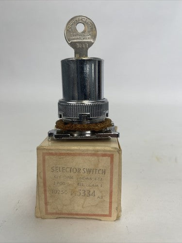 CUTLER HAMMER 10250T15334 SELECTOR SWITCH KEY OPER. NEMA 3-13 3 POS.SPR. RET.0