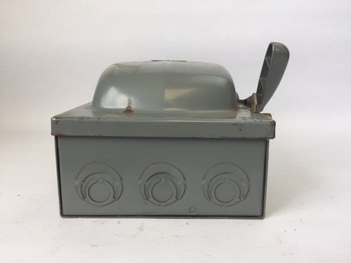 SQUARE D H322 FUSIBLE SAFETY SWITCH SERIES A1 240VAC 60AMP 15HP 3 POLE6