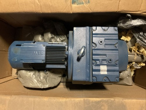 SEW-EURODRIVE R107DRE100LC4BE2HR GEAR MOTOR 5HP 230YY/460Y 12.9/6.5A 1750 IN RPM0
