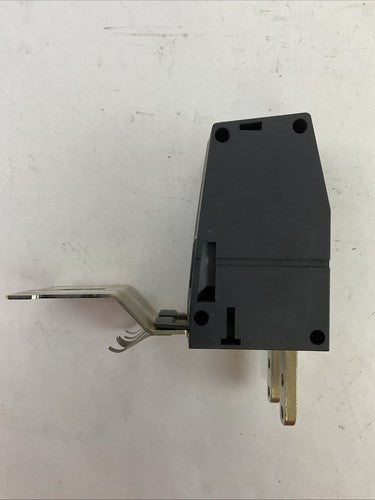 SIEMENS 6SL3162-2BM01-0AA0 CONTACT BLOCK 750V-VDE 600V-UL 240A3