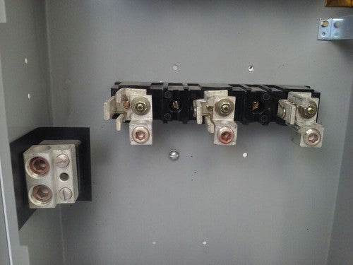 GE TH4324 MODEL 7 FUSIBLE SAFETY SWITCH 3P 200A 240V 60 TYPE 1 INDOOR ENCLOSURE4