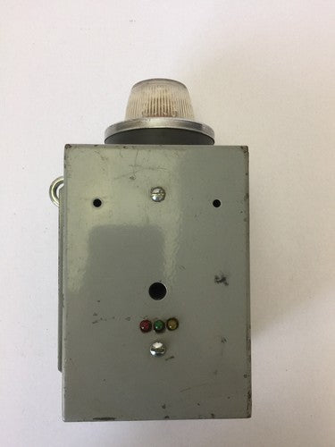 STRATOLITE #105 SAE-R(2)-72 D.O.T. PM-392 ENCLOSURE MISSING SCREW DOWN LATCH0