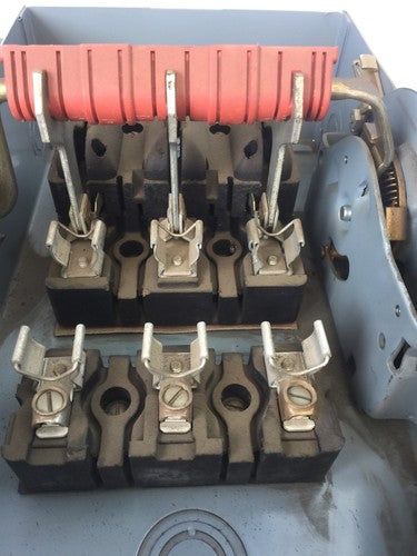 SQUARE D H322 FUSIBLE SAFETY SWITCH SERIES A1 240VAC 60AMP 15HP 3 POLE10