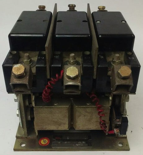 ARROW HART AH30-531-U20 CONTACTOR, 3P, 300A, 600V,SIZE 5,120V COIL,CONTACTS GOOD0