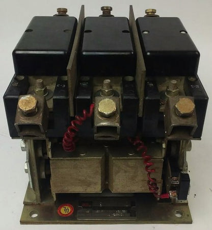 ARROW HART AH30-531-U20 CONTACTOR, 3P, 300A, 600V,SIZE 5,120V COIL,CONTACTS GOOD0