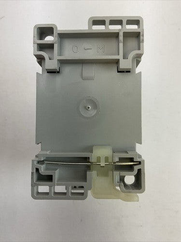 ALLEN BRADLEY 100-C23UEJ01 CONTACTOR SER C 600VAC 30A 15HP 3PH COIL 24VDC5