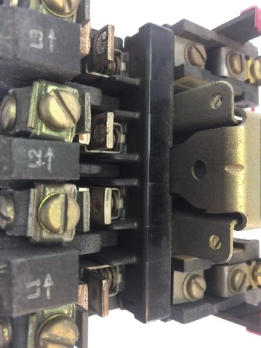 SQUARE D 8502 C0-2 CONTACTOR SER B 30AMP 600VAC 10HP SIZE 1 COIL 120V 60CY 8