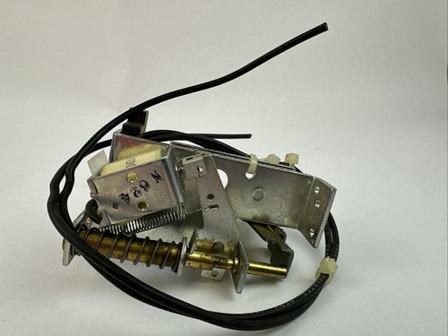 GE TKMASTA8 SHUNT TRIP 24VDC1