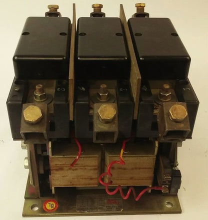 ARROW HART AH30-531-U20 CONTACTOR, 3P, 300A, 600V,SIZE 5,120V COIL,CONTACTS GOOD0