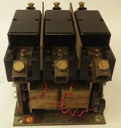 ARROW HART AH30-531-U20 CONTACTOR, 3P, 300A, 600V,SIZE 5,120V COIL,CONTACTS GOOD0