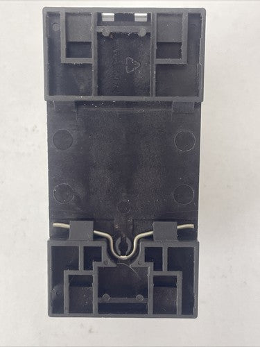 SIEMENS 3RV1011-1DA15 MOTOR PROTECTION CLASS 10 600VAC 3HP 42A TRIP 2.2-3.2A5