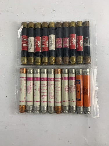 Lot of 10 Assorted 2 1/4A 600V Fuses0