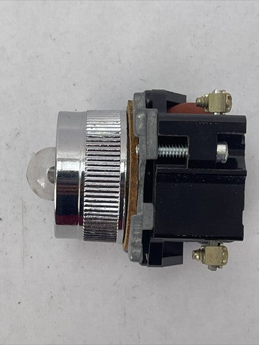 CUTLER HAMMER 10250T228 STD. IND. LIGHT 1 HOLE MTG. 440VDC3