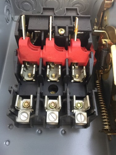 SQUARE D H321 FUSIBLE SAFETY SWITCH SER E2 30A 240VAC 7.5HP 3PH TYPE 1 ENCLOSURE9