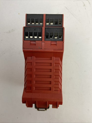 ALLEN BRADLEY MSR138DP 440R-M23143 SER B SAFETY RELAY SUPPLY 24V OUPUT AC15 250V2