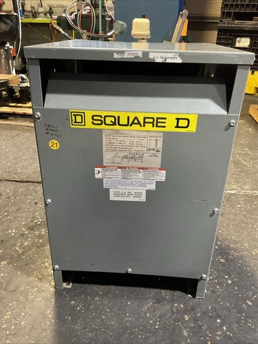 SQUARE D EE45T3H TRANSFOMER 45kVA H.V. 480 54A 60HZ L.V. 208Y/120 125A0