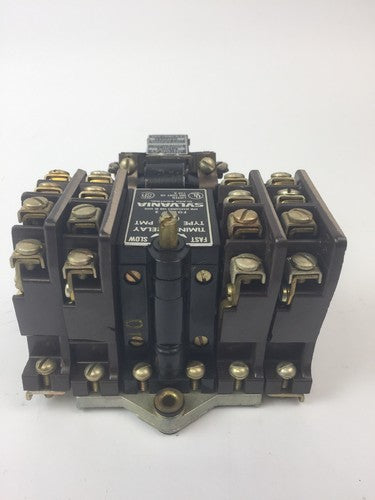SYLVANIA 713UPG76 A.C. PNEUMATIC TIMING RELAY 10A 600VAC COIL 110-120V 60HZ7