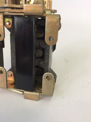 ALLEN BRADLEY X-66704 DISCONNECT SWITCH SIZE 17