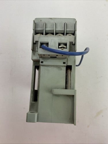 ALLEN BRADLEY STARTER (100-C09Z*10 COIL 24VDC + 193-EEBB 0.2-1.0A)8