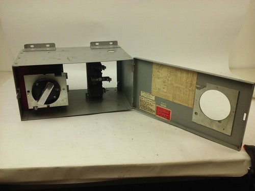 ARROW-HART BUSSWAY, 30AMP 3PH, 3W, 480V, MAX H.P. 20, FUSIBLE, DISCONNECT, USED 2