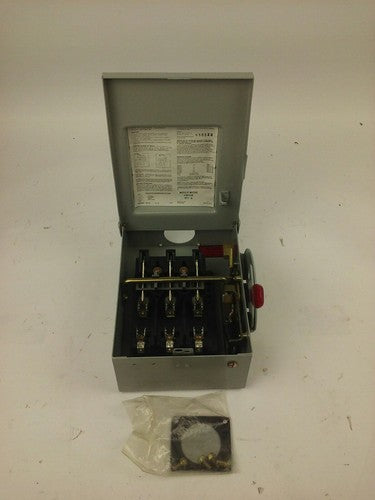 WESTINGHOUSE RHFN321 SAFETY SWITCH 30A, 240V, 3P FUSIBLE, TYPE 3R RAINPROOF, NEW2