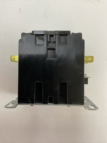 SQUARE D 8910DPA33V02 CONTACOTR SER C 3P 600VAC 20HP 40A COIL 110/120VAC 50/60HZ2