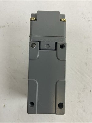 CUTLER HAMMER LIMIT SWITCH E50SN E50DN1 E50RB5