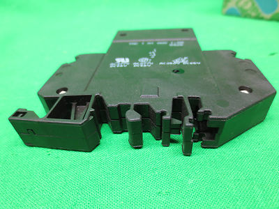 PHOENIX CONTACT TMC-1-M1-000-1.0A CIRCUIT BREAKER 1AMP 1POLE - NEW SURPLUS3