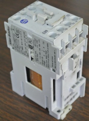 ALLEN-BRADLEY 100-C09D*10 CONTACTOR Ser. A - 24VDC COIL2