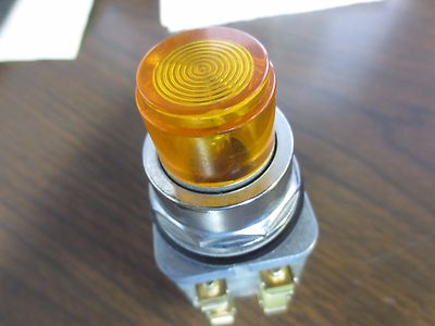 SIEMENS 52PA6G9A ILLUMINATED PUSH-TO-TEST PILOT LIGHT, AMBER Ser. F 120VAC7