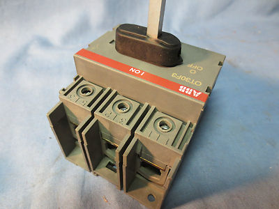 ABB OT30F3 FRONT-OPERATED SWITCH DISCONNECTOR w/ SHAFT & KNOB 1SCA105068R10014