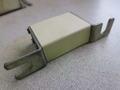 BUSSMANN 170M1369 SEMICONDUCTOR SQUARE BODY FUSE - 160A, 660V3