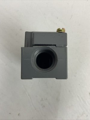 CUTLER HAMMER LIMIT SWITCH E50SN E50DN1 E50RB3