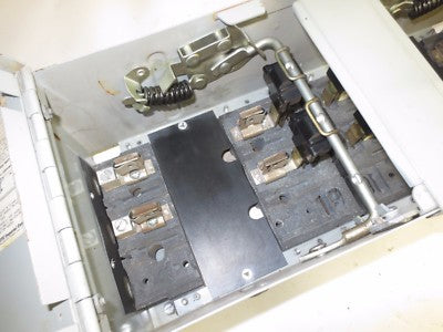 I-T-E V7E2233LM TWIN PANEL SWITCH 250VAC, 100A, 2-POLE - 7.5HP @240V, 15 HP MAX3