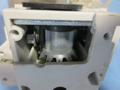 SIEMENS CFS-CC-30A DISCONNECT SWITCH 30AMP 3POLE 600VAC 250VDC8