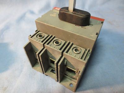 ABB OT30F3 FRONT-OPERATED SWITCH DISCONNECTOR w/ SHAFT & KNOB 1SCA105068R10013