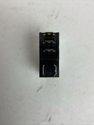 ALLEN BRADLEY 700-HK36A1-4 RELAY 10A 120/240VAC SER A2