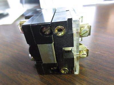 SIEMENS 52PA6G9A ILLUMINATED PUSH-TO-TEST PILOT LIGHT, AMBER Ser. F 120VAC3