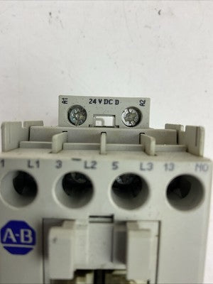 ALLEN BRADLEY STARTER(100-C09D*10 CONTACTOR 24VDC COIL+193-ED1CB RELAY 1.0-5.0A)8