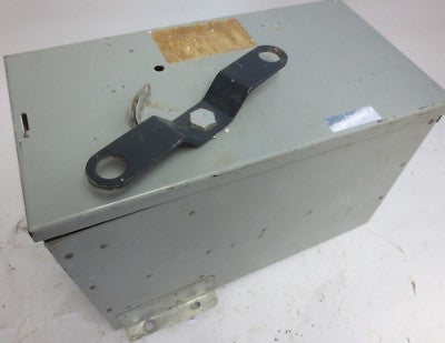 BUS PLUG - FUSIBLE - 3-POLE - BRAND NAME, PART NUMBER, VOLTAGE, AMPERAGE UNKNOWN0