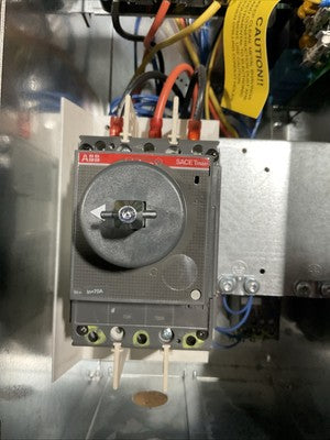 DANFOSS 177U9584 MOTOR AC DRIVE OUPUT 0-460VAC 3PH 0-60HZ 34A 25HP INPUT 480VAC10