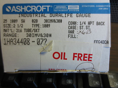 ASHCROFT Q-8962 / 1HA34408-072 OIL FREE GAUGE 2-1/2" 1/4 NPT BACK 0-30psi - NEW3