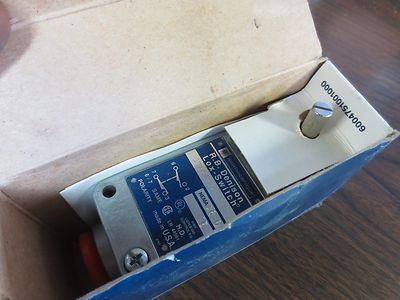 TELEMECANIQUE C2BHJK09 LIMIT SWITCH - NEW SURPLUS3